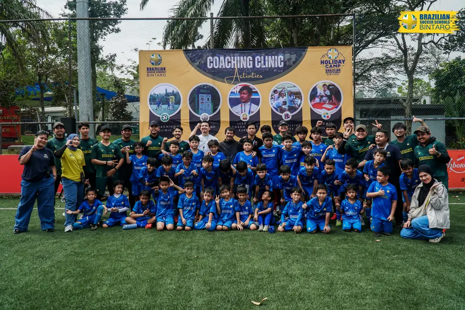 BSS Bintaro active members together at a football activity