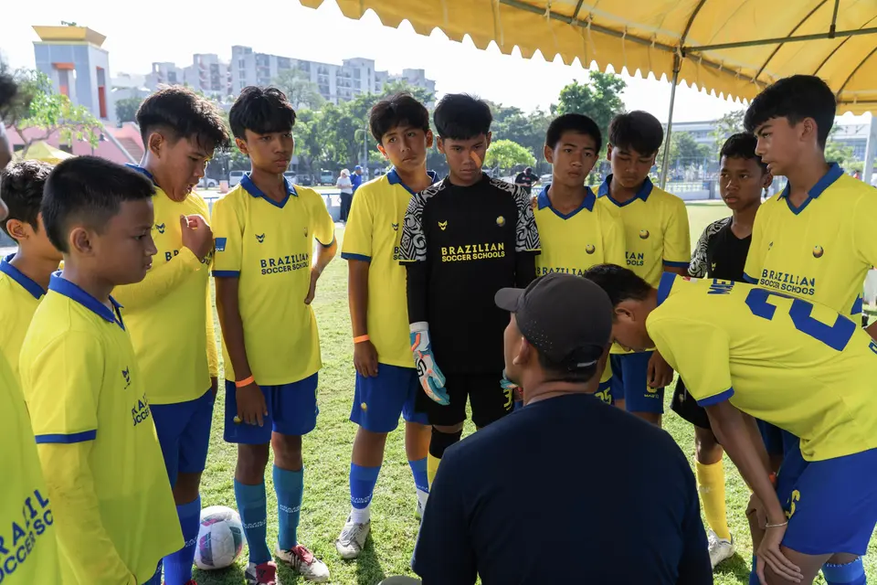 BSS Bintaro licensed coaches supporting player development